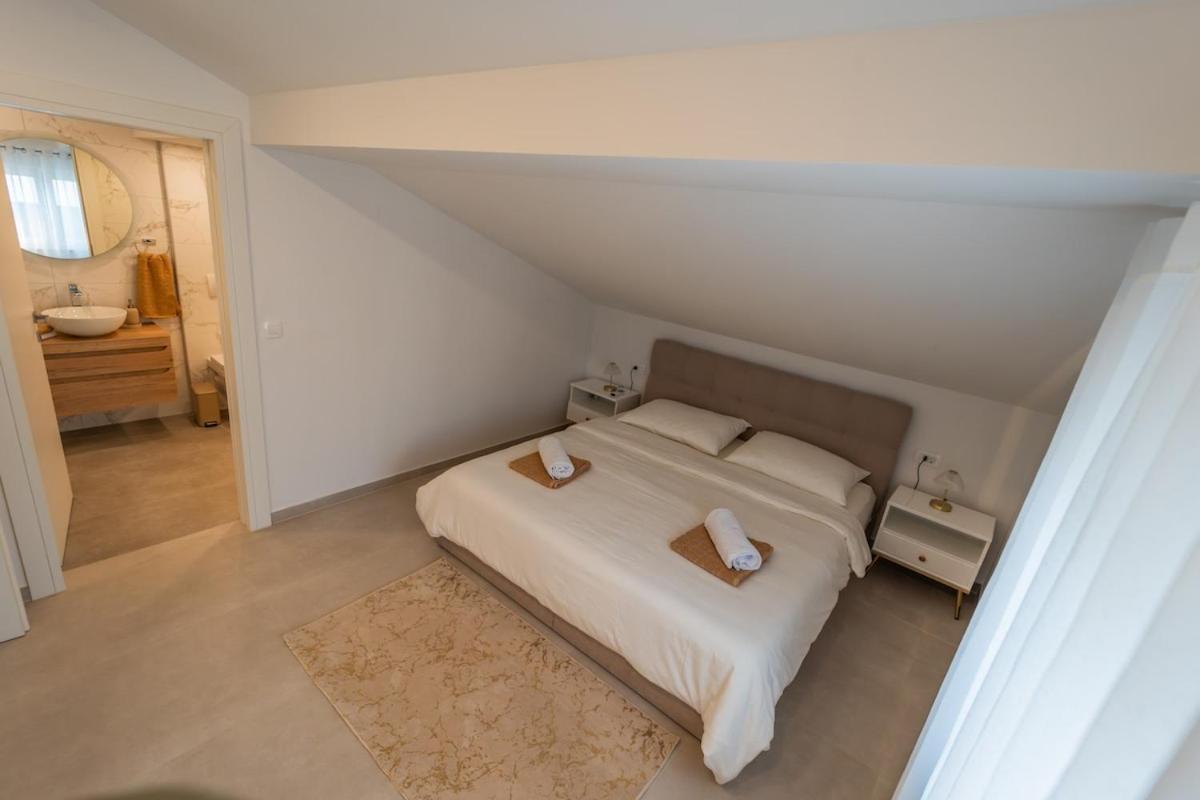 Penthouse Oasis With Sea Views And Terrace Apartman