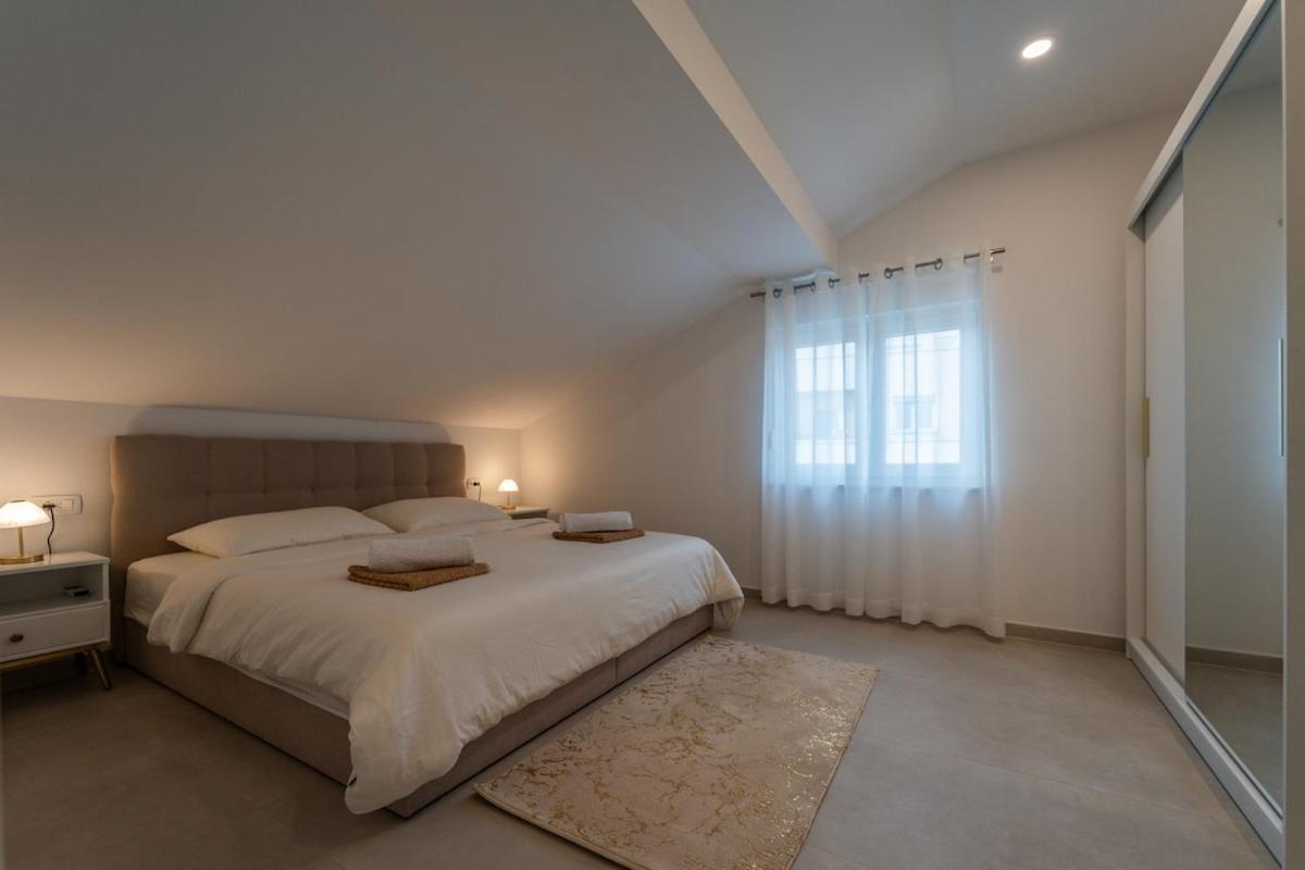 Apartman Penthouse Oasis With Sea Views And Terrace Zadar
