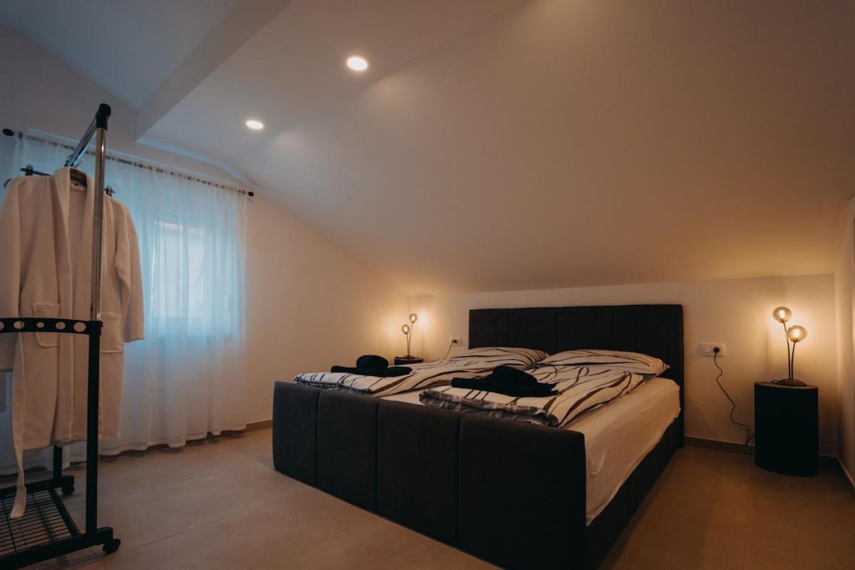 Penthouse Oasis With Sea Views And Terrace Apartman