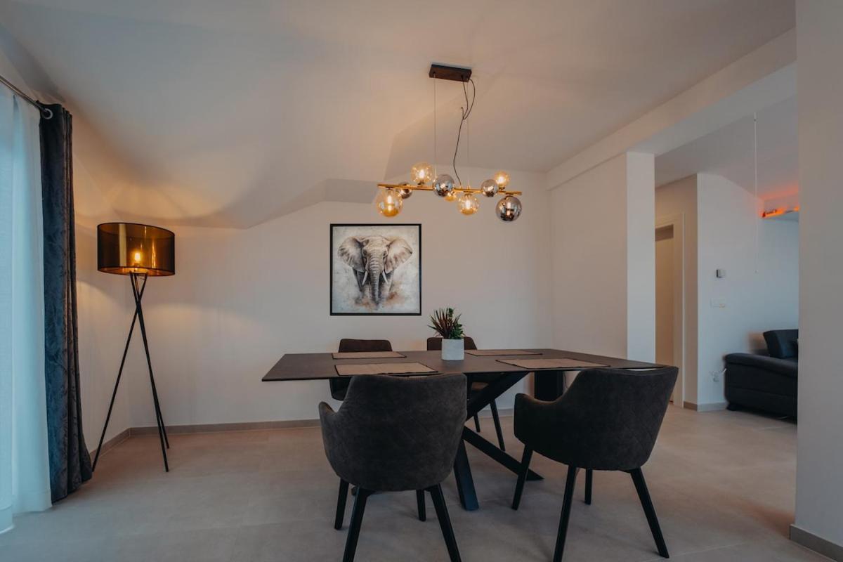 Apartman Penthouse Oasis With Sea Views And Terrace Zadar