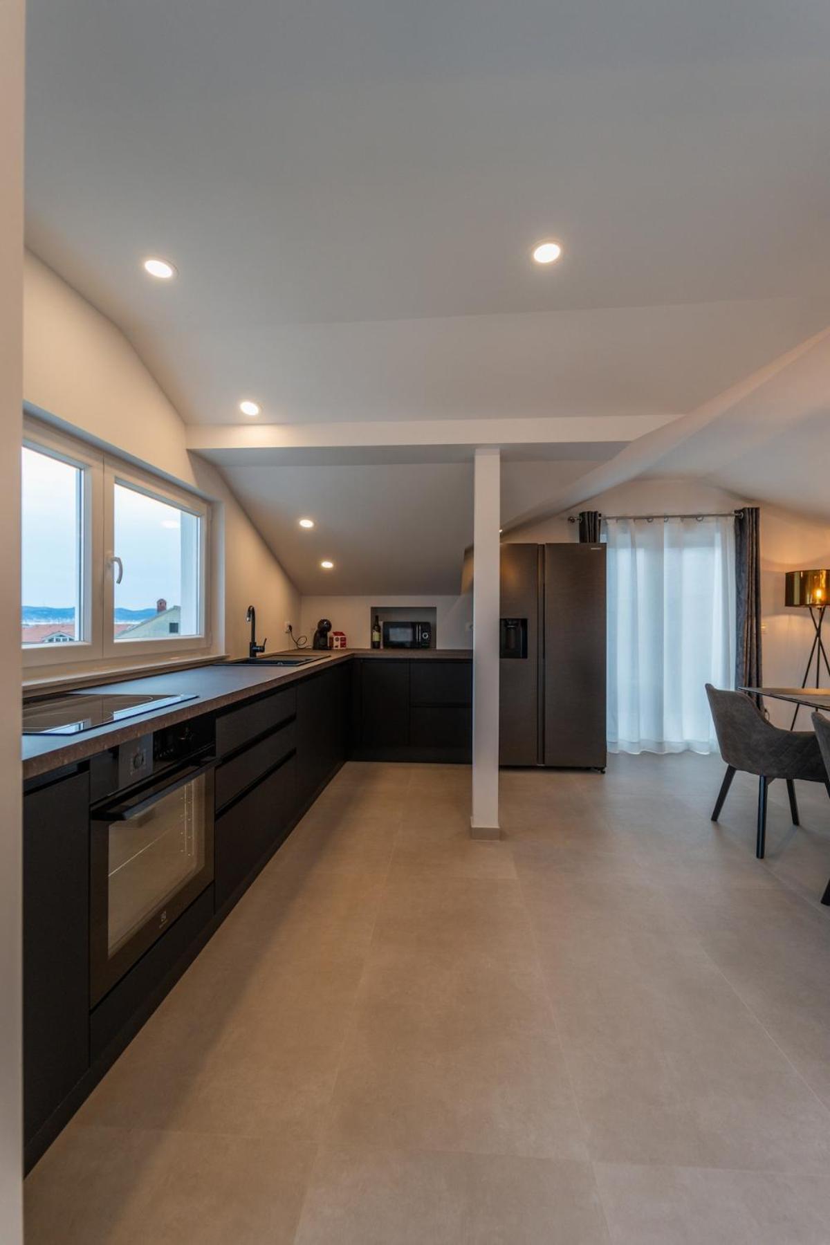 Penthouse Oasis With Sea Views And Terrace Apartman *